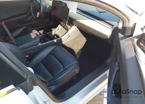 2018 Tesla Model 3 Long Range/Mid Range из США, поврежденный, VIN 5YJ3E1EA8JF035250